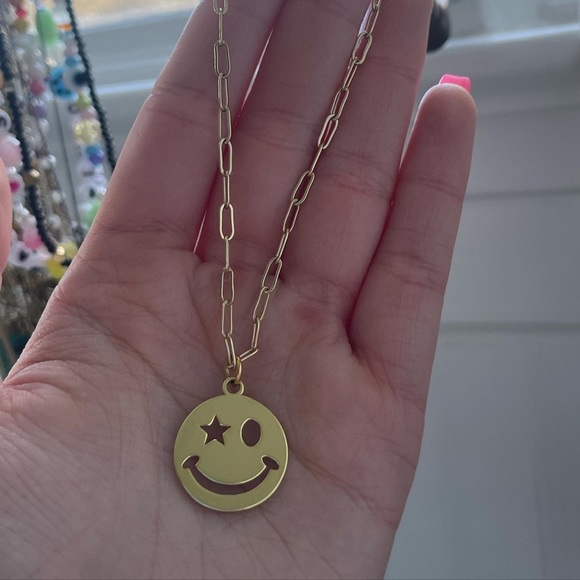 Alv Jewels Star Smiley Necklace 